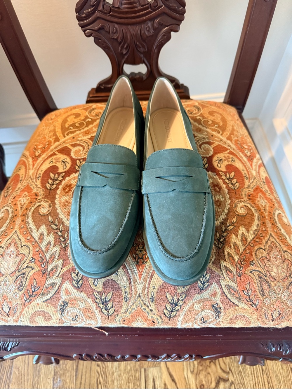 J.McLaughlin Green Suede / Leather Sole flats. NWOT Never Worn. Size 9 1/2